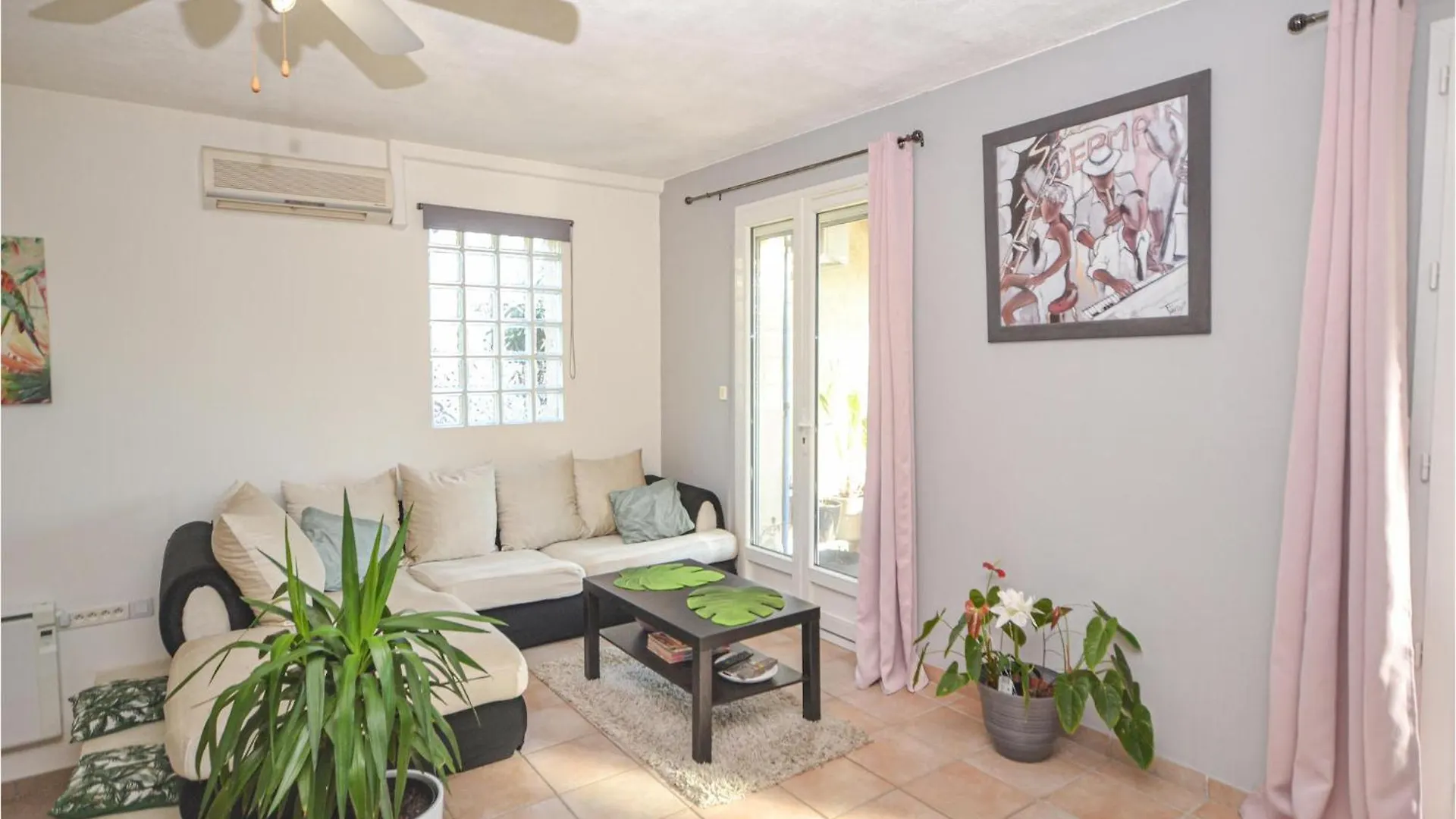 Nice Home In St,Paul-Trois-Chateaux With Kitchen Saint-Paul-Trois-Chateaux Holiday home