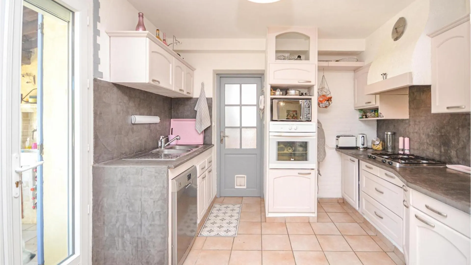 Nice Home In St,Paul-Trois-Chateaux With Kitchen Saint-Paul-Trois-Chateaux France