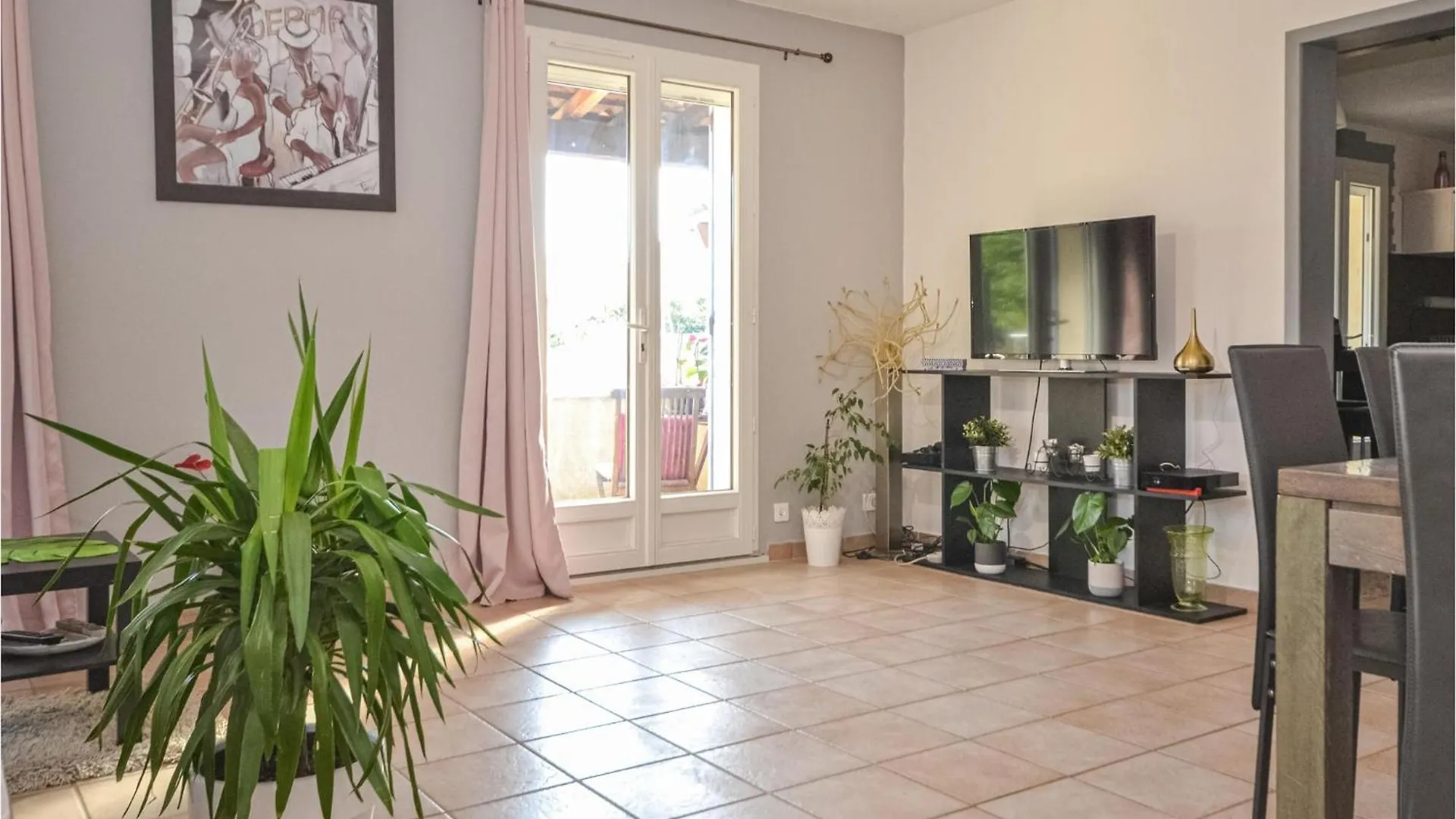 Nice Home In St,Paul-Trois-Chateaux With Kitchen Saint-Paul-Trois-Chateaux 0*,  France