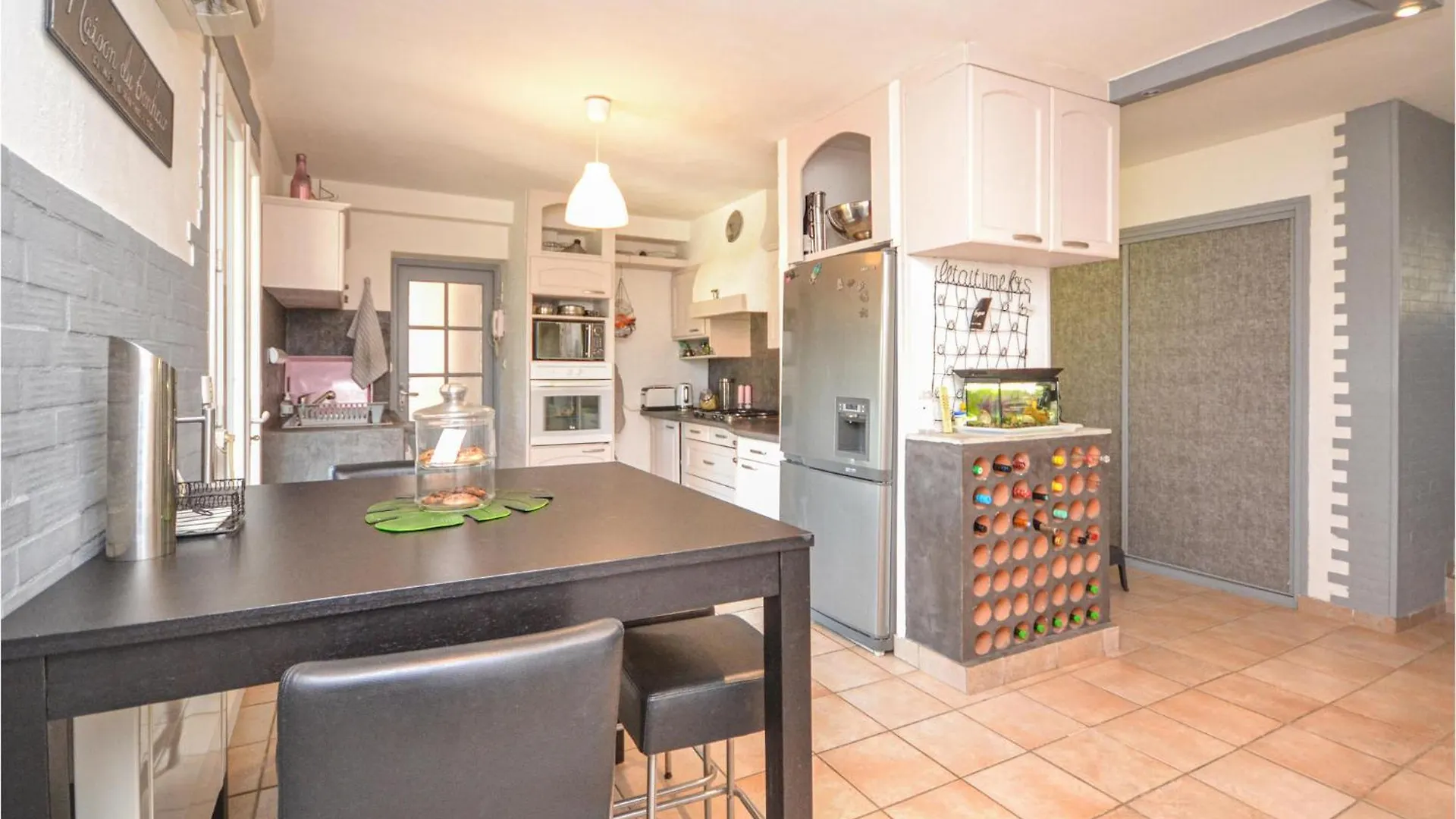 Nice Home In St,Paul-Trois-Chateaux With Kitchen Saint-Paul-Trois-Chateaux France