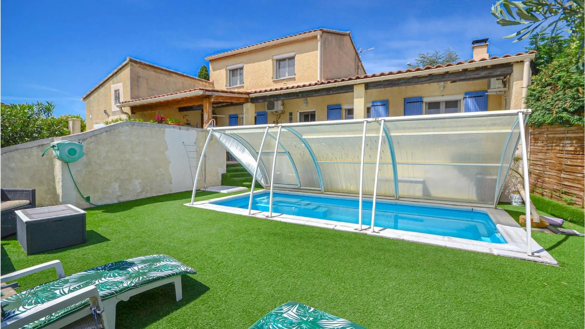 Nice Home In St,Paul-Trois-Chateaux With Kitchen Saint-Paul-Trois-Chateaux