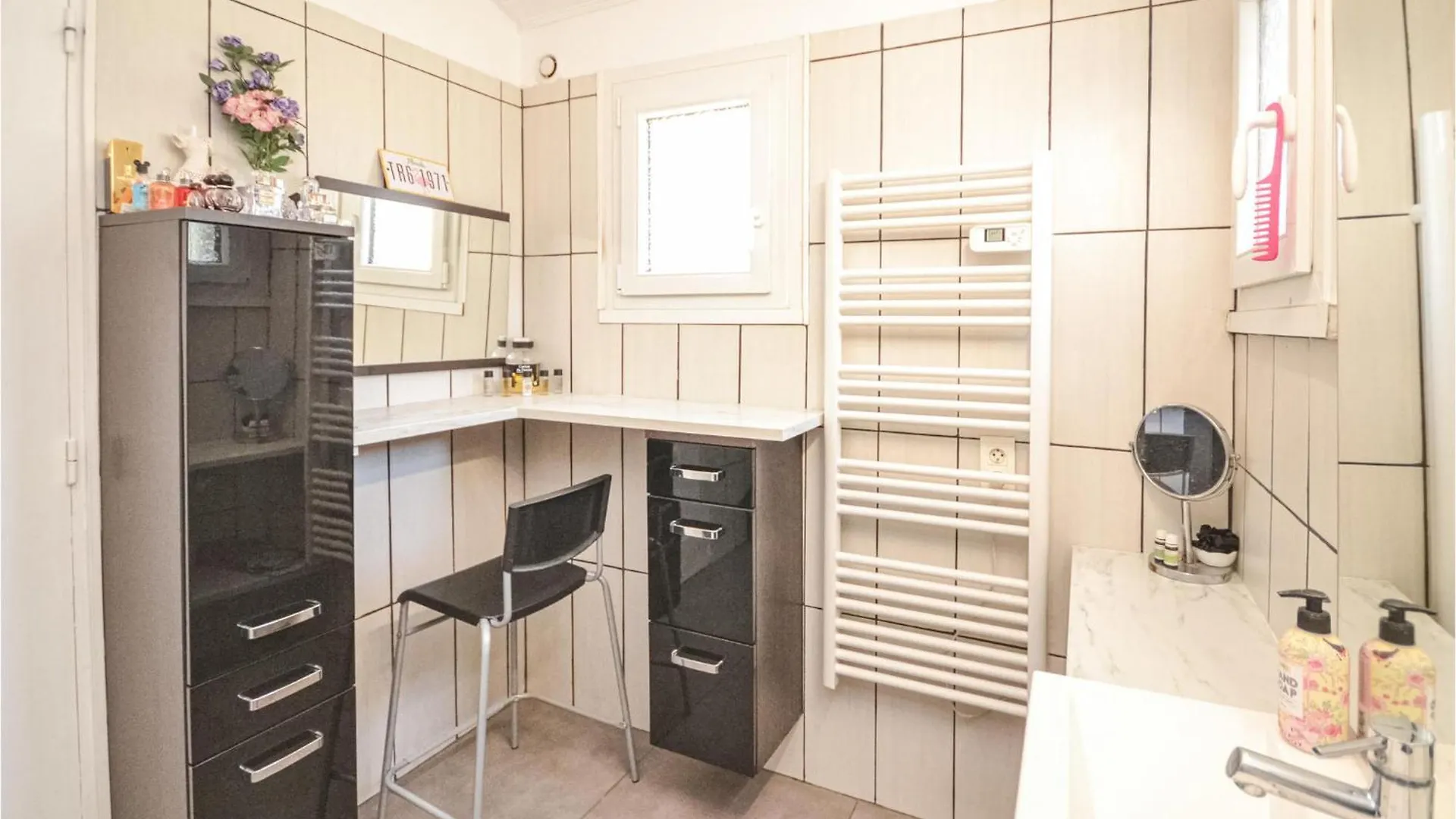 Nice Home In St,Paul-Trois-Chateaux With Kitchen Saint-Paul-Trois-Chateaux France